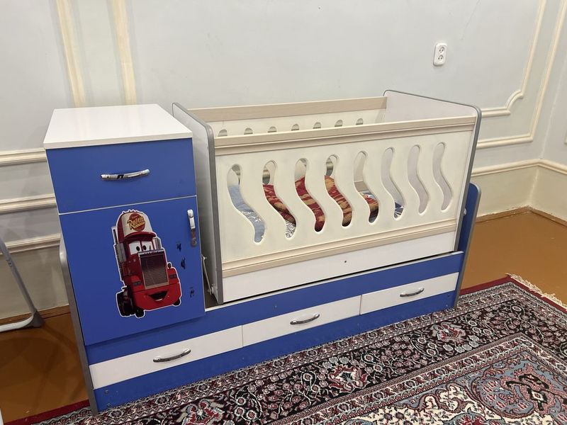 Деткский кроват сотилади. Деткский кроват сотилади.