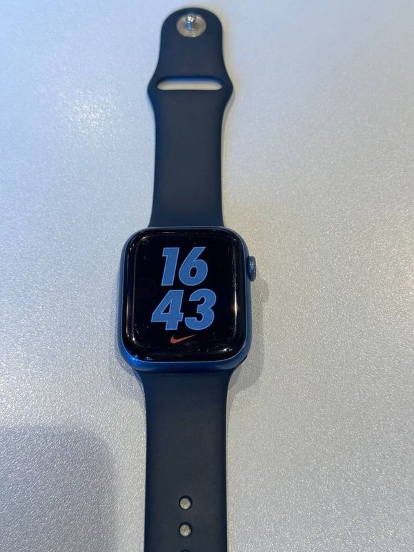 Iwatch 7.45 blue