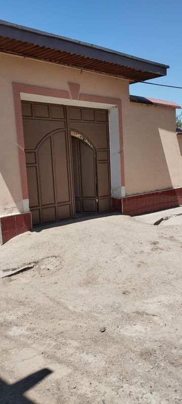 Ховли сотилади... Ховли сотилади...