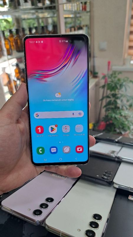 Samsung S10 5g xotirasi 8/256GB Samsung S10 5g xotirasi 8/256GB