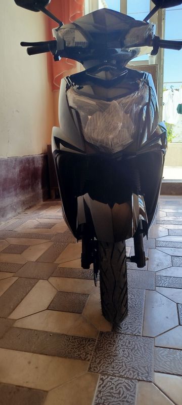 Skuter sotiladi yangi Skuter sotiladi yangi