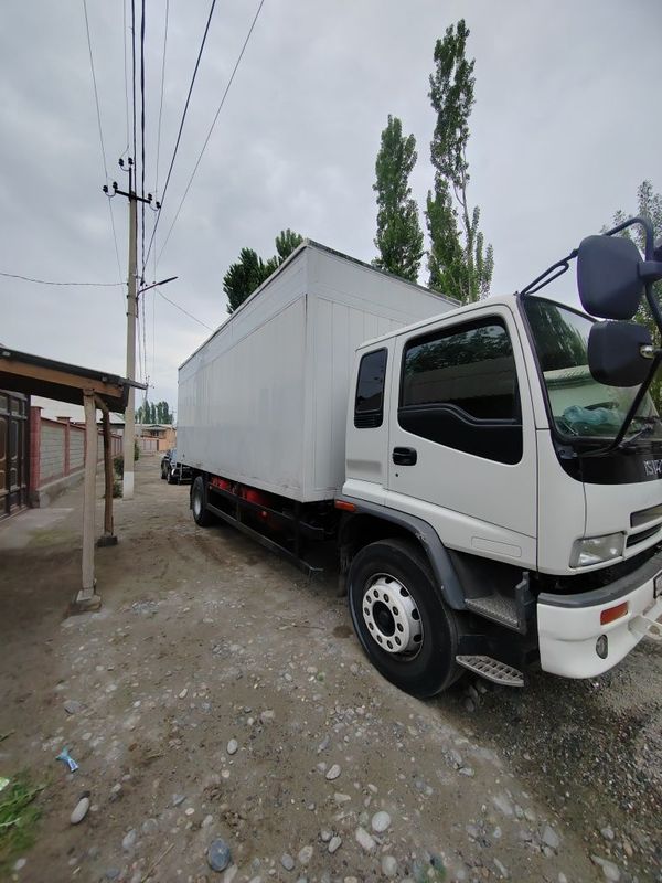 Isuzu Fvr33plx xolati ideal ishlab turibdi Isuzu Fvr33plx xolati ideal ishlab turibdi