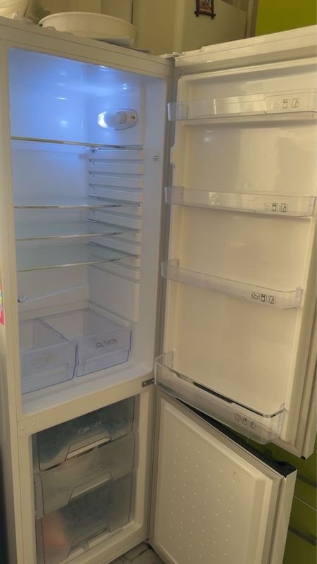 Холодилник Артель продаю Холодилник Артель продаю