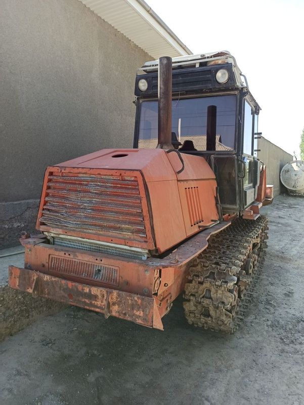 Bt 150 traktor sotiladi Bt 150 traktor sotiladi