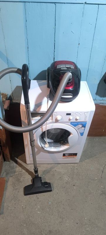 Срочно продам стиральную машину и пылесос в комплекте Срочно продам стиральную машину и пылесос в комплекте