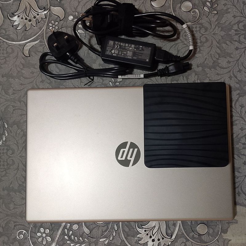 HP 5 avlod noutbuk srochna HP 5 avlod noutbuk srochna