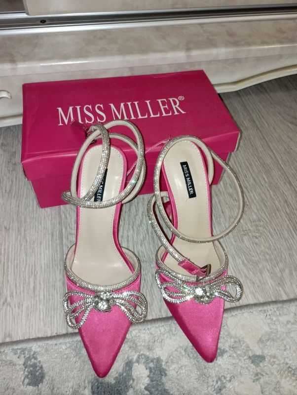Miss miller tufli Miss miller tufli