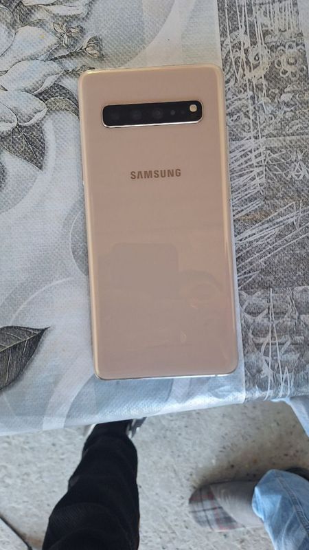 Samsung s10 plus sotiladi