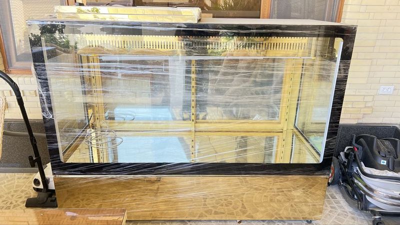 Срочно продается новый большой холодильник Срочно продается новый большой холодильник