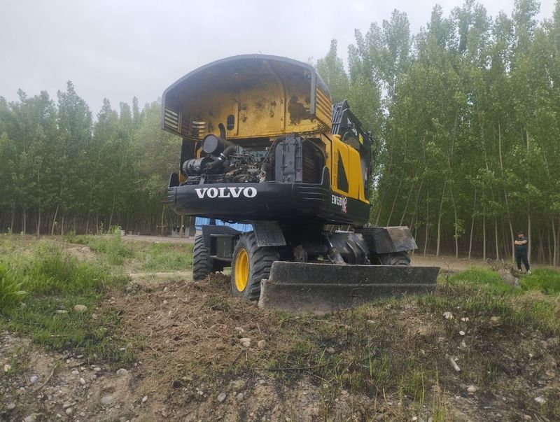 VOLVO 55 Sotiladi VOLVO 55 Sotiladi