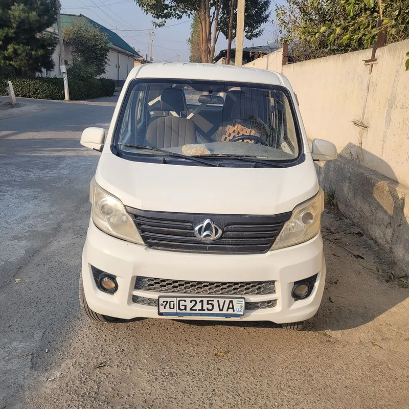 Changan dubil kabina sotiladi