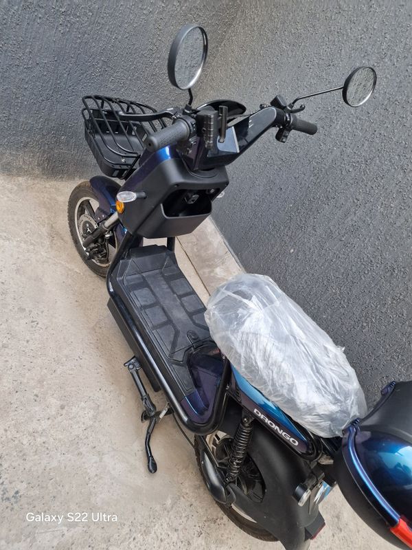 Drongo moto..led fonar..max 45km..zaryadka 6 soat 11.500 sum...ful Drongo moto..led fonar..max 45km..zaryadka 6 soat 11.500 sum...ful