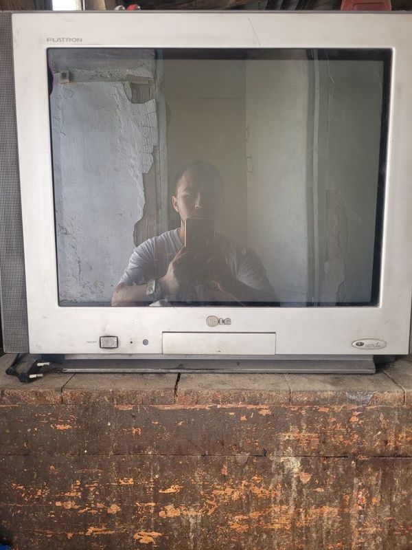 LG flatron TV sotiladi LG flatron TV sotiladi