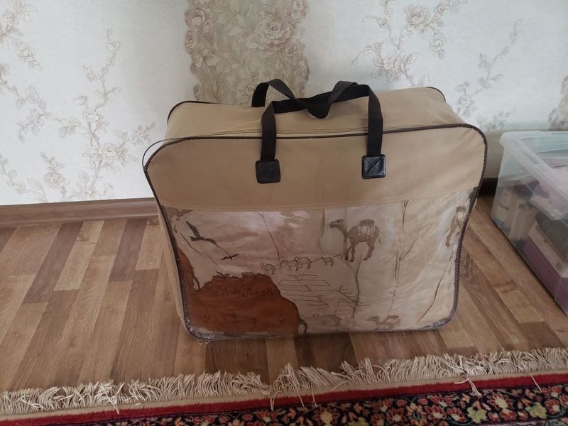 Одеяло. 2 штуки. Одеяло. 2 штуки.
