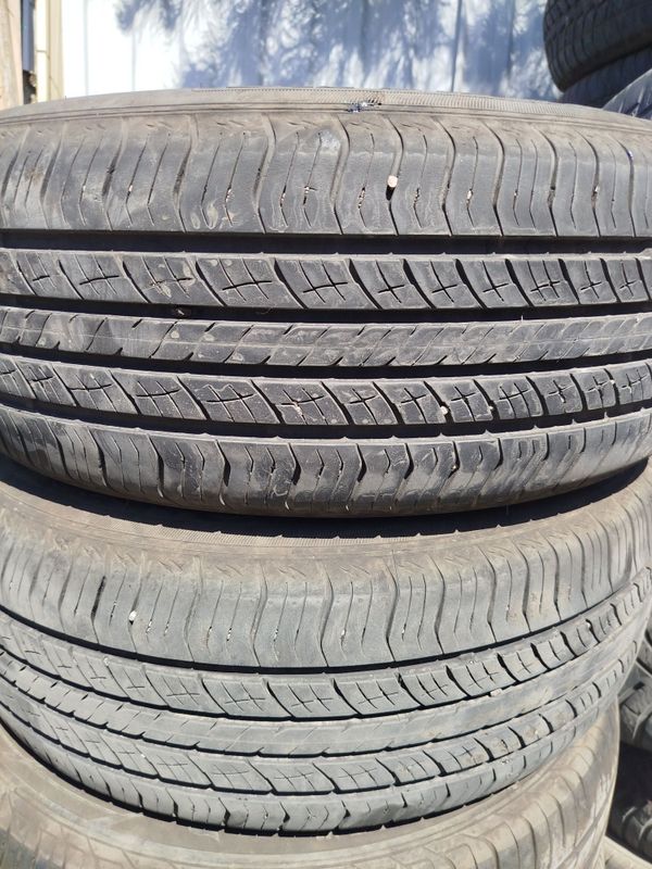Продам 2 шины 17 китайцы Продам 2 шины 17 китайцы