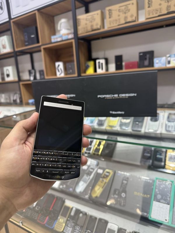 Black berry PorsH новый пачка Black berry PorsH новый пачка