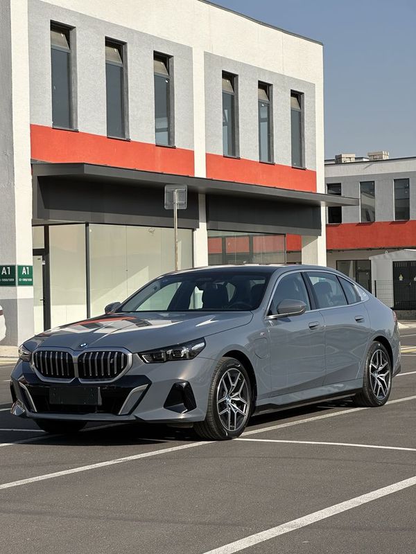 BMW i5 35L eDrive (Dop opsia bilan)