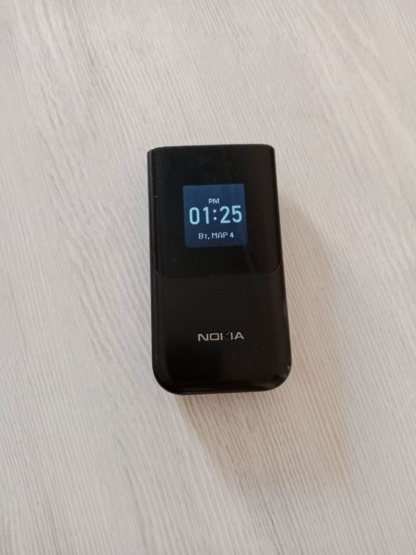 Продам б/у телефон кнопочный Модель Nokia Flip 2720