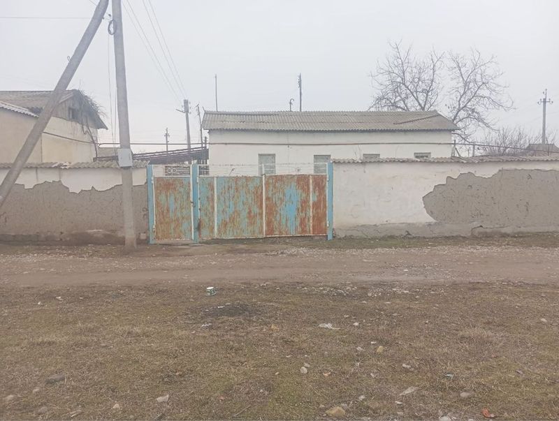 UY SOTILADI 9 sotih 5 xona toshent viloyati quychirchiq tumanida UY SOTILADI 9 sotih 5 xona toshent viloyati quychirchiq tumanida