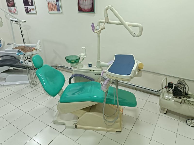 Stomatologik kreslo sotiladi