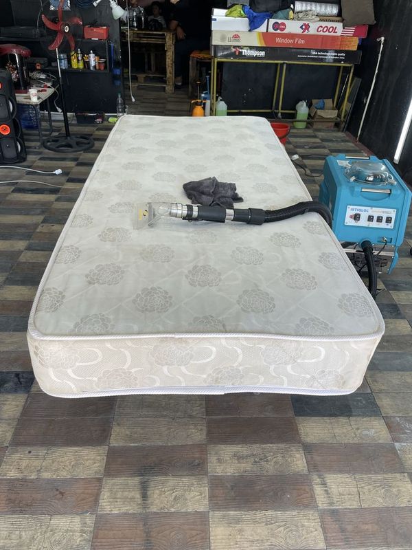 Matras sotiladi srochna 600000som Matras sotiladi srochna 600000som