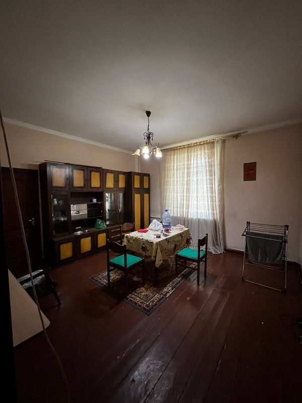 3 xonali kvartira bezmakler 2 ta o'g'il bola kerak srochna 3 xonali kvartira bezmakler 2 ta o'g'il bola kerak srochna