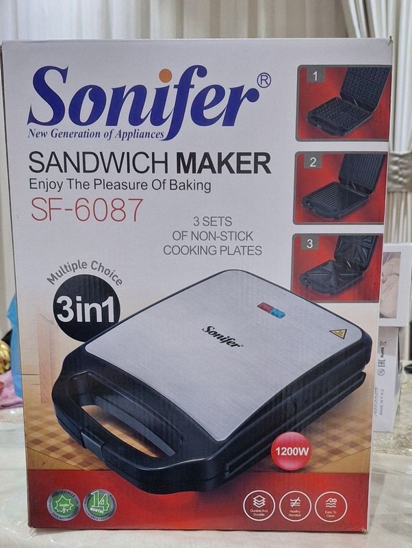 Мультифункциональная вафельница Sonifer sf 6087 имеет три сменных пары Мультифункциональная вафельница Sonifer sf 6087 имеет три сменных пары