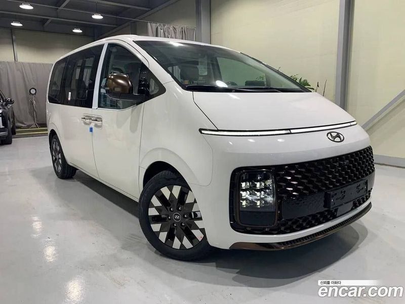 Hyundai staria 2022