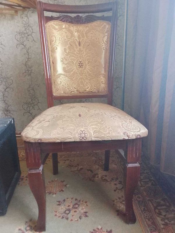 Мягкий стул в отличном состоянии.