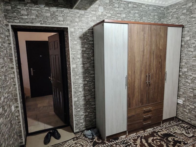 Квартира 2хонали 53кв 2-каватда харбийланики Гойбу коллеж ёнда