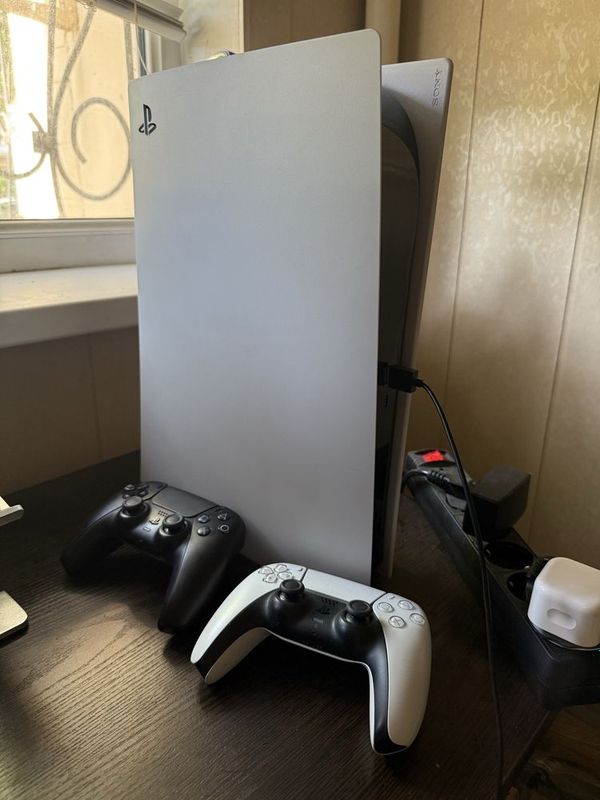 Продается Playstation 5 CD (FAT) Продается Playstation 5 CD (FAT)