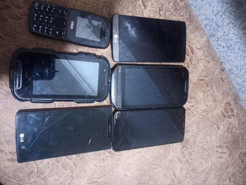 Ishlamaydigan telefonlar zapchast yoki remont kilishga Ishlamaydigan telefonlar zapchast yoki remont kilishga