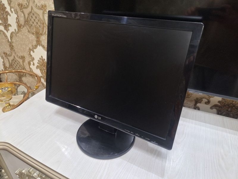 Продаётся монитор в идеальном состоянии LG FLATRON W1942S
