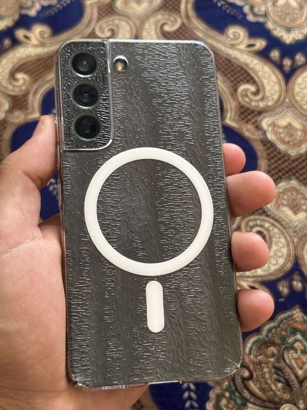 Samsung s22 sotladi Samsung s22 sotladi