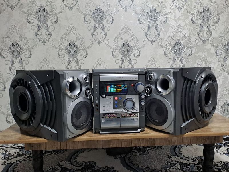 Samsung MAX-VS750 3 disk 46000W super bass Samsung MAX-VS750 3 disk 46000W super bass