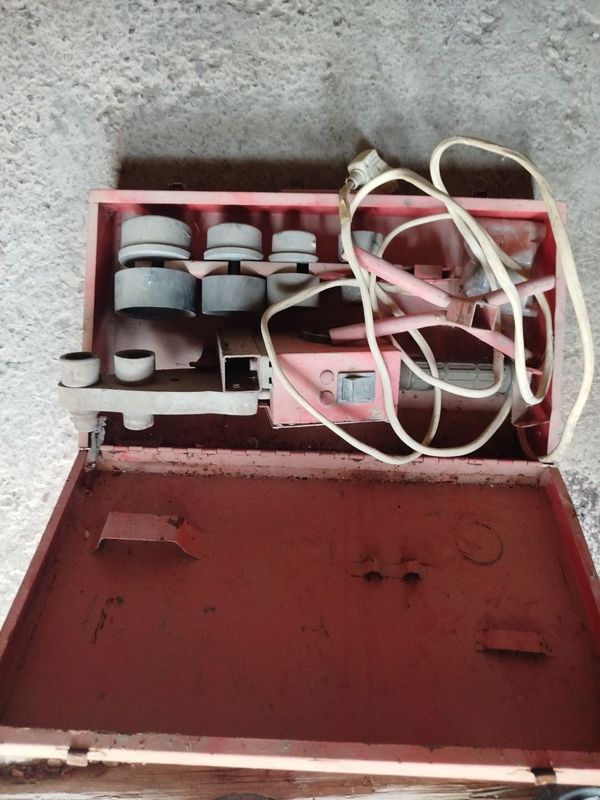 Dazmol plastic turbalarni ulash uchun , (profesoional) katta razmerl Dazmol plastic turbalarni ulash uchun , (profesoional) katta razmerl
