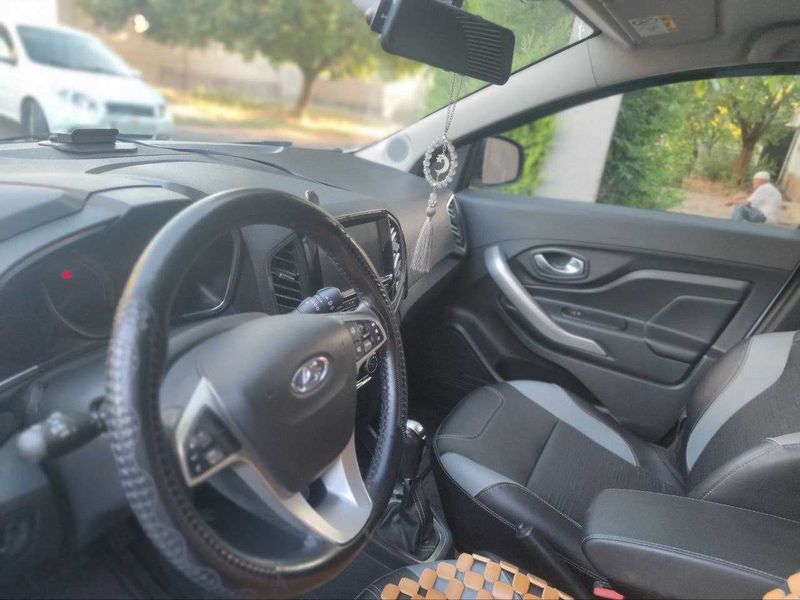 Продаю свой автомобиль LADA Xrey cross. Продаю свой автомобиль LADA Xrey cross.