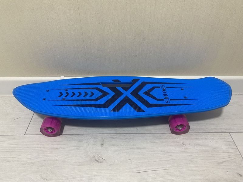 Skayboard. Yengi . .