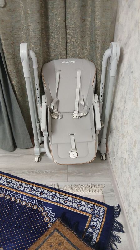 bolalar ovqatlanadigan stoli