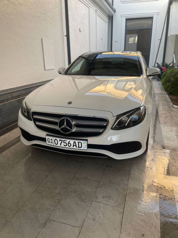 Mersades benz E 200. 213 Mersades benz E 200. 213