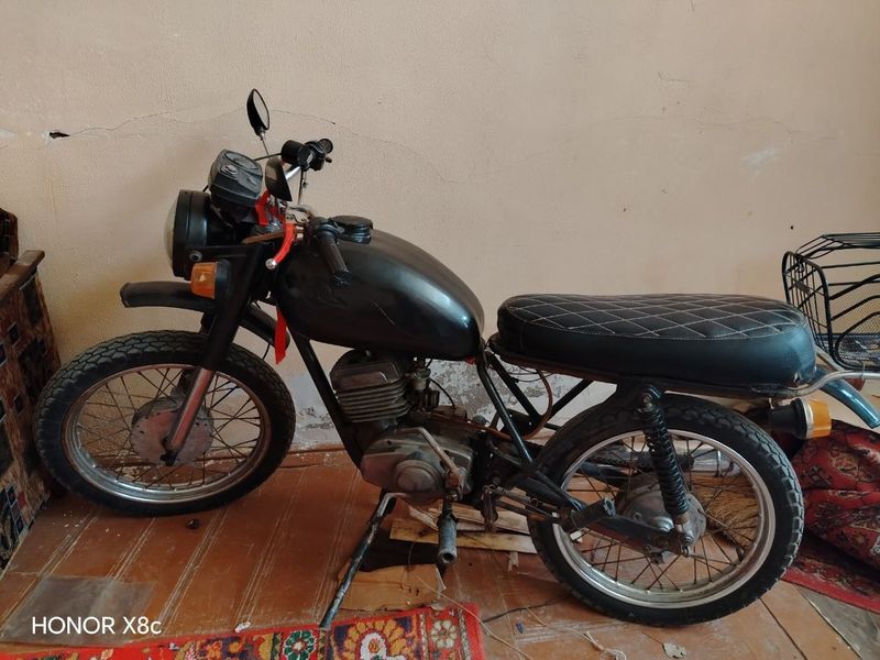 Moto holati yoxwi yurib duribdi Moto holati yoxwi yurib duribdi