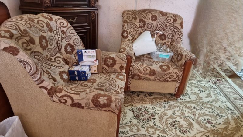 Продаётся кресла 2 штуки. В хорошем состоянии Продаётся кресла 2 штуки. В хорошем состоянии