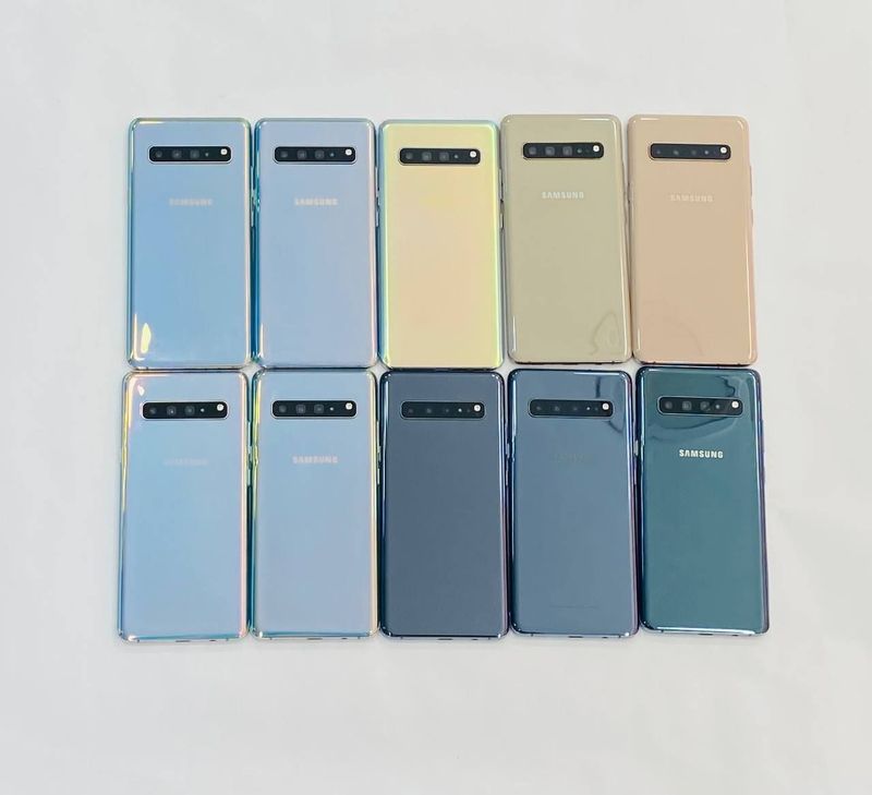 Samsung galaxy S10 plus 5G 8/256gb.