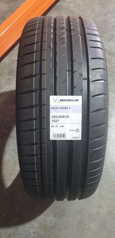 Michelin Pilot Sport 4 245/45R19 Acoustic Michelin Pilot Sport 4 245/45R19 Acoustic