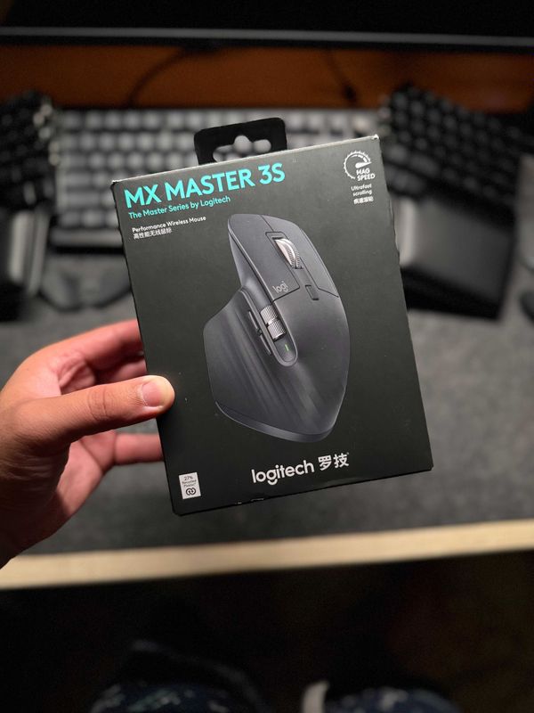 Продаю новую мышь Logitech MX Master 3S (Graphite) Продаю новую мышь Logitech MX Master 3S (Graphite)