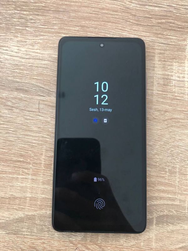 Samsung a52 sotladi Samsung a52 sotladi