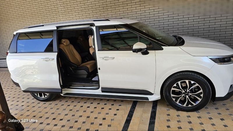 KIA Carnival 9 ceats KIA Carnival 9 ceats