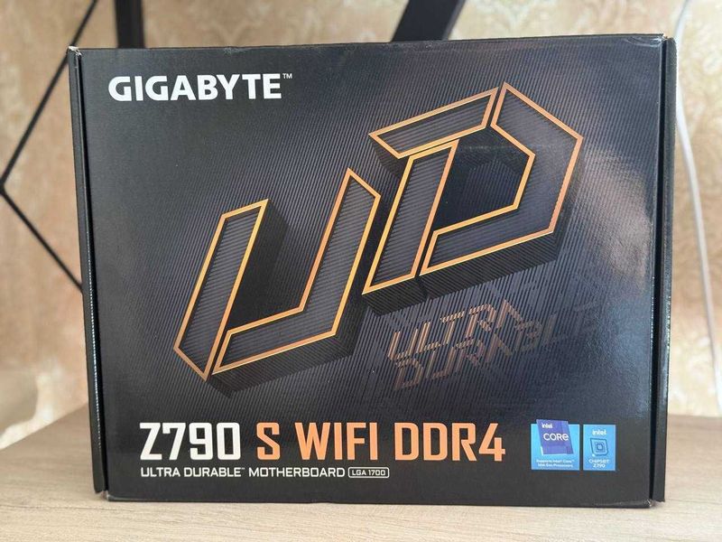 Gigabyte Z790 S WiFi DDR4 [HDMI,DP] 3x M.2 Мало Работала, Коробка Есть