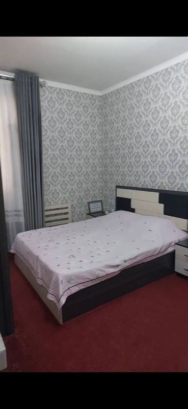 Продам стол, кровать (самовывоз)
