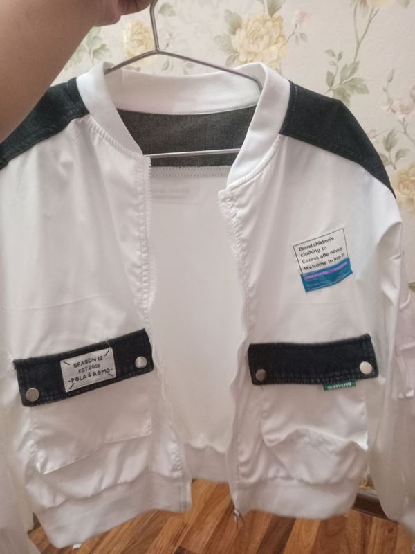 Sportivka oqsh oldi 2 marta kiyilgan holati yaxshi Sportivka oqsh oldi 2 marta kiyilgan holati yaxshi